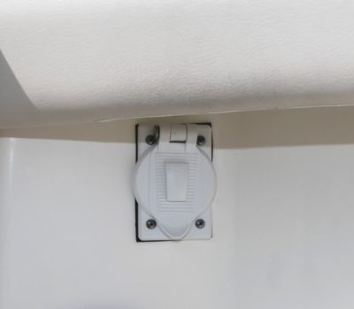 12-V DC receptacles at transom