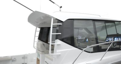 Full side glass helm deck enclosure