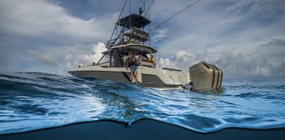 Boston Whaler 420 Outrage