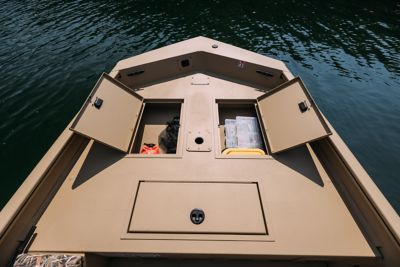 cl-26-1860-jon-dlx-4b9a4828-detail