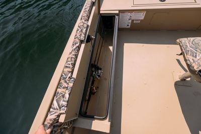 cl-26-1860-jon-dlx-4b9a4833-detail