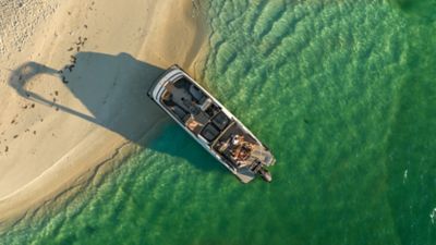 harris-pontoon-boats-crowne-250-drone-lounger-2024-0895
