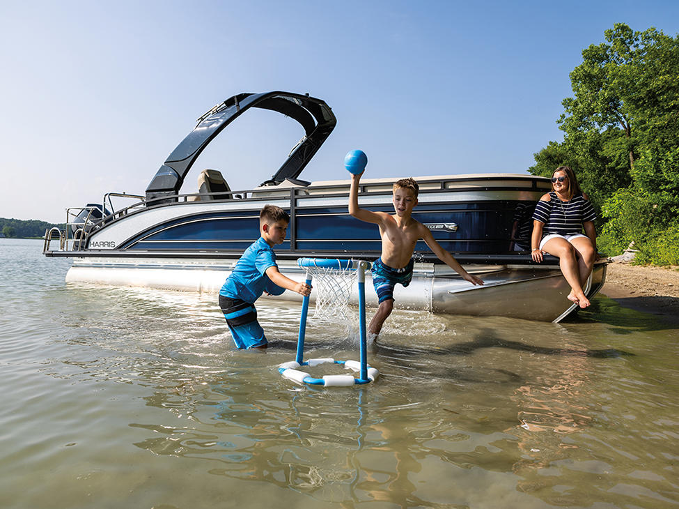 harris-pontoon-boats-solstice-250-sldh-family-beach-2024-30553