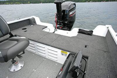 1650 Angler Tiller Aft Deck