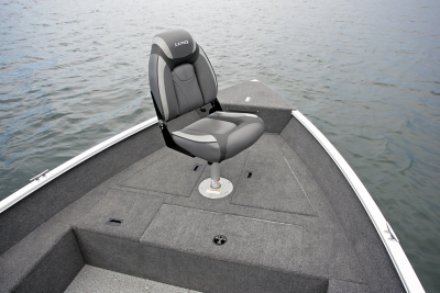 1650 Angler Tiller Bow Deck with Seat