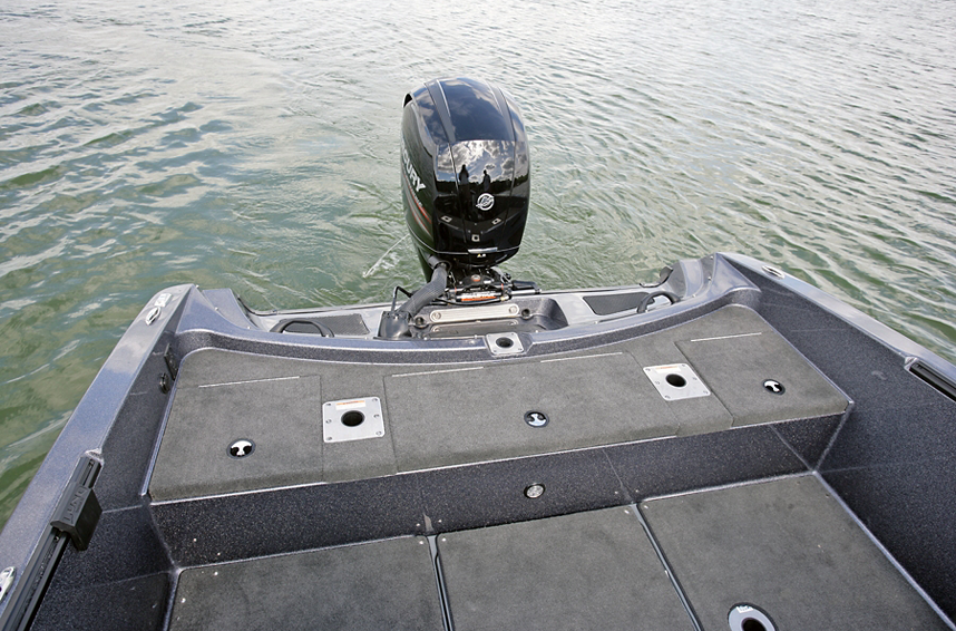 189 Pro-V GL Aft Storage Compartments Closed