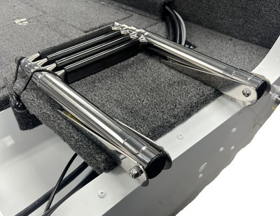 4-Step Ladder w/Splash Pan Mounted Platform - Starboard