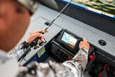 angler-1650-tiller-console