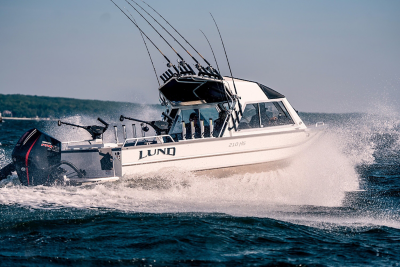 ln-hg210-lake-michigan-performance-cAA-web-2025
