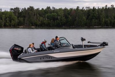 Lund Boat's Impact GL 185 lifestyle running