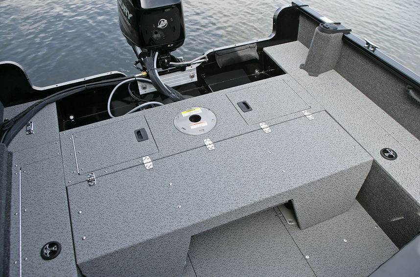 Rebel XL Sport-SS Aft Deck with Optional Flip Bench - Down