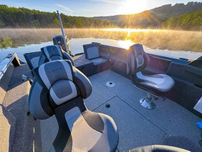 Fish and Ski 1875 Cockpit