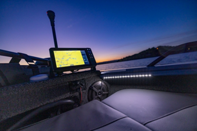 Lowrance HDS-9 fish finder