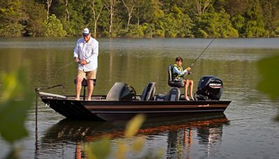 lowe-legacy-side-console-fishing-2022-01