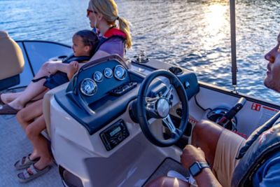 LF 194 Pontoon Helm and Console