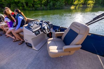 LF 232 Pontoon Helm and Console
