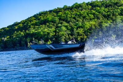 lowe-skorpion-17-fishing-boat-running-2026-020