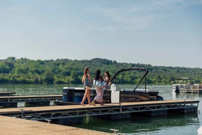 Lowe SS Pontoon