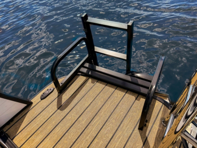 lowe-ss-230-walk-thru-pontoon-boat-boarding-ladder-2026-034