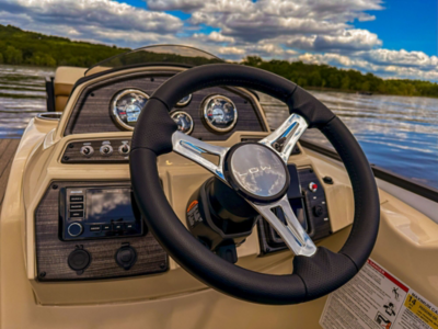 lowe-ss-230-walk-thru-pontoon-boat-steering-wheel-2026-033