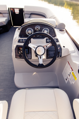 lowe-ss230wv-pontoon-boat-2024-E4A7996lrc