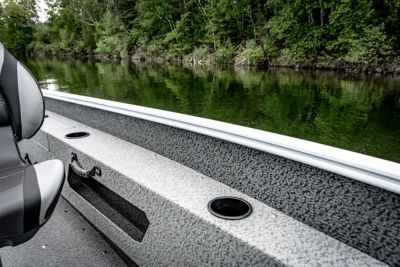 lund-adventure-1775-ss-rod-storage-2026-0008c