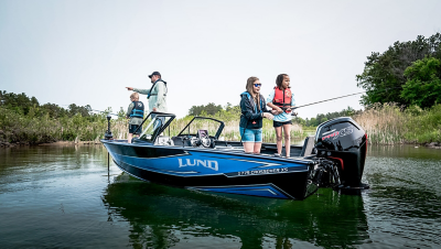 Lund® Crossover XS 1775 - Sport Fishing and Ski Boat for Families