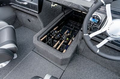 lund-crossover-xs-1875-rod-locker-2026-0015c