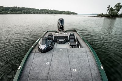 Lund® Pro V Musky 1875 - 18 Foot Premium Aluminum Muskie Boat