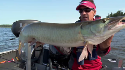 Lund-Ultimate-Fishing-Experience-2015-Episode-07-Dark-Water-Muskie