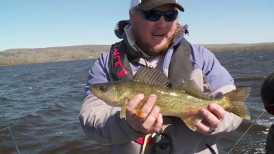 Lund-Boats-Ultimate-Fishing-Experience-2021-Episode-1-Post-Spawn-Walleye