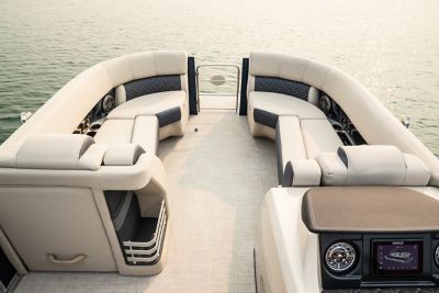 Grand Mariner 230 Bow Seating in French Gray